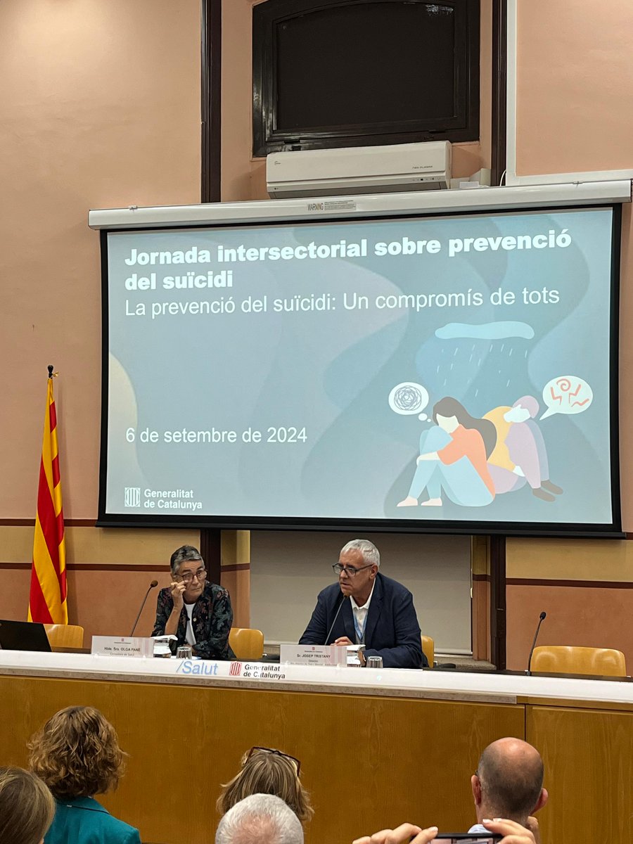 salutcat's tweet photo. 🔵 La consellera Olga Pané participa en la Jornada intersectorial sobre la prevenció del suïcidi.

🗣️ Pané: "Abans que es produeixi un suïcidi, sempre hi ha intents. És una mort evitable, per això cal treballar amb prevenció i enfocar-ho de manera intersectorial."