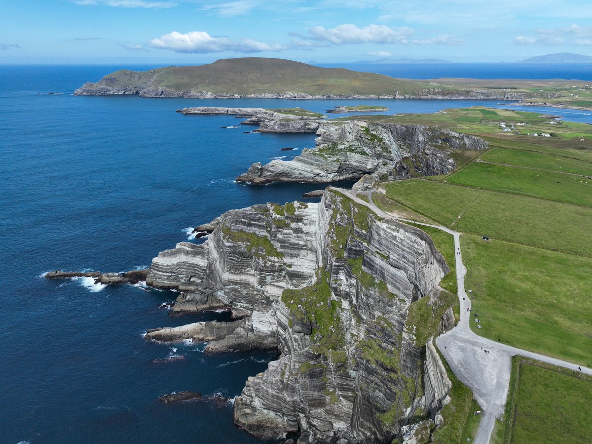 The Magical Kerry Cliffs <a href="/wildatlanticway/">Wild Atlantic Way</a> <a href="/WAWHour/">#WAWHour</a> <a href="/DiscoverKerry_/">Discover Kerry</a> <a href="/BrigidLaffan/">Brigid Laffan</a> <a href="/DALYGerard/">Dr. Gerard Daly</a> <a href="/irishdailymail/">The Irish Daily Mail</a> @WeatherRTE @