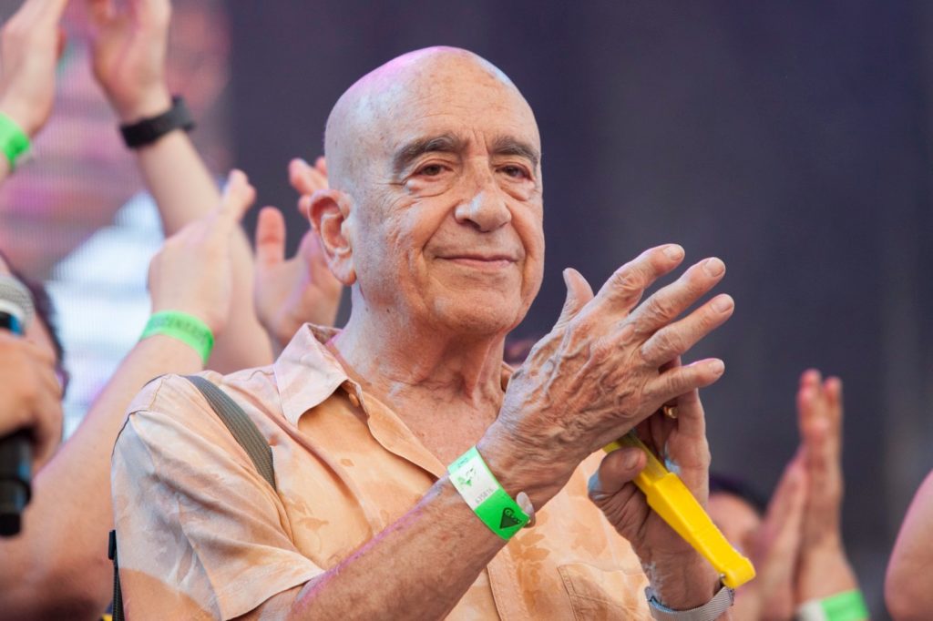 🖤Ha mort l'històric activista i fundador del Front d'Alliberament Gai de Catalunya Armand de Fluvià. Els moviments socials, la lluita antifranquista i els drets i llibertats al nostre país no s'entenen sense ell. Et trobarem a faltar, Armand!