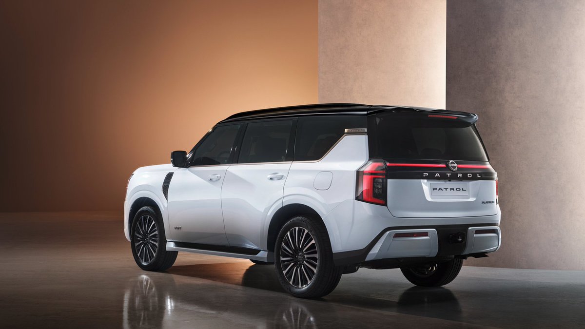 carwowuk's tweet image. REVEALED: New Nissan Patrol!
🤩 The most powerful Patrol ever!
🤩 New 3.5-litre V6 twin turbo engine!
🤩 445hp & 700Nm!
🤩 New adaptive air suspension system!
🤩 Interior part-inspired by Japanese wood craft!
The most powerful Patrol ever... But they've swapped the V8 for a V6…