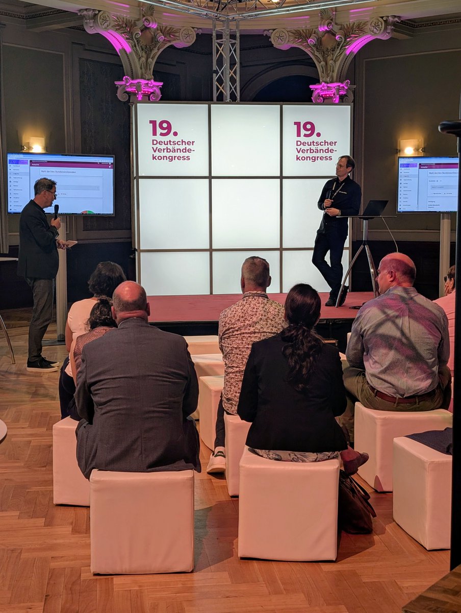 OpenSlides war diese Woche auf dem Verbändekongress in Wuppertal. Wir freuen uns über das große Interesse an OpenSlides und auf die weitere Zusammenarbeit. #Verbändekongress