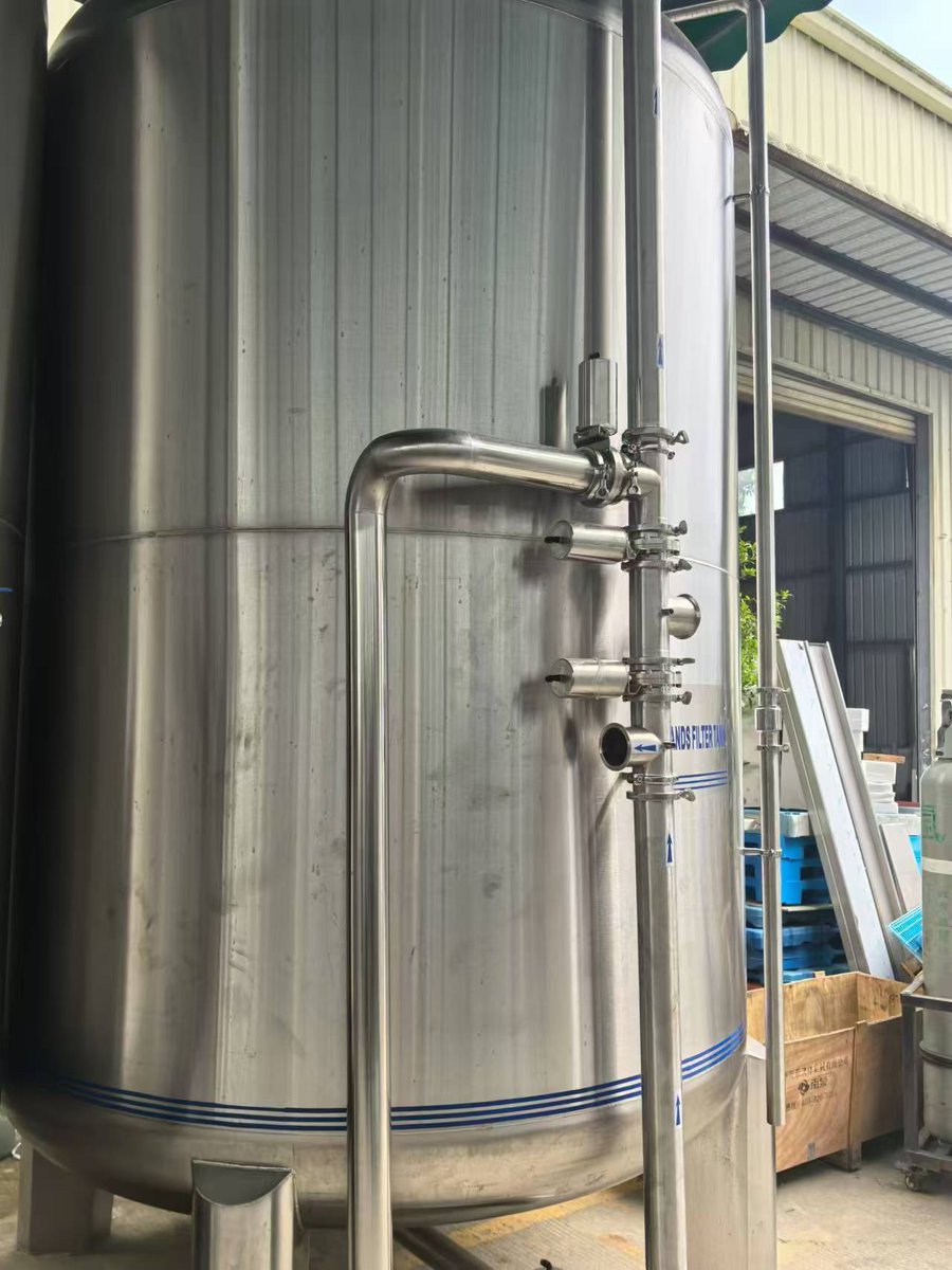 aqua_bottling's tweet image. Wow, so much material stuff for a 40 Tons/H #Waterfilter!
Please see the loading pictures.
#sandfilter: 10Tons
#Carbonfilter: 2.5Tons
#Softenerresion:4500Liters
Filmtec #ROmembranes: 8&quot;,40pcs
#Waterfilter: 1pcs
#Watertanks:3pcs