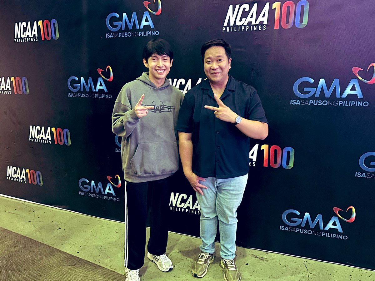 jpsoriano's tweet photo. Isang karangalan ang ma interview si @justintdedios ng @SB19Official You’re so kind and gracious, Thank you and all the best wishes! hope you liked the pins ❤️🙏 https://t.co/2OhVaaohtx
