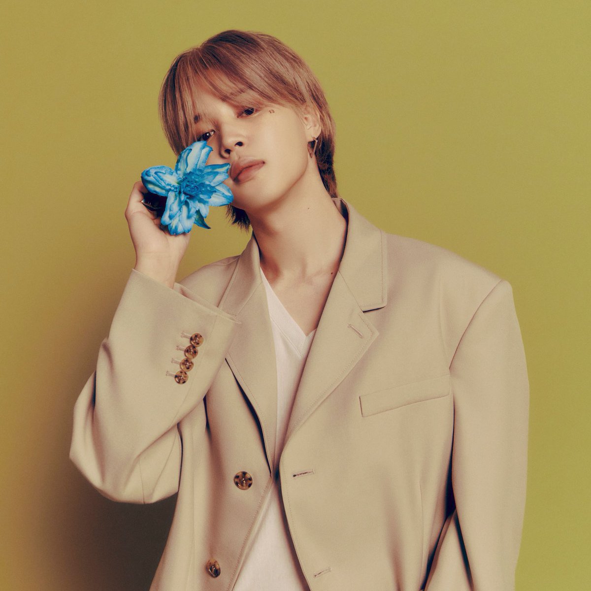 Jimin becomes the FIRST Kpop soloist in history to have multiple album surpass 1 billion streams on Spotify (FACE and MUSE).