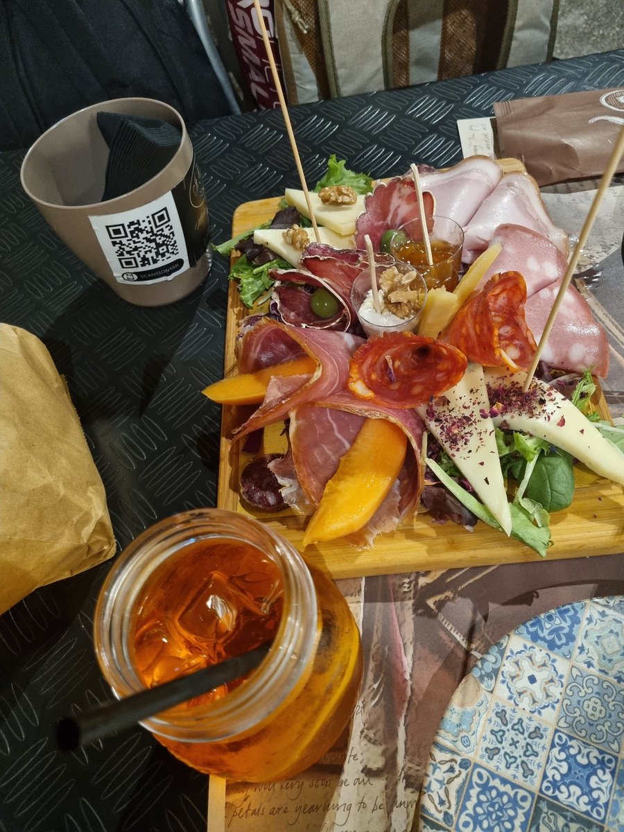 It's fun to visit the I-N-G-V!
Amazing views at their office in L'Aquila where the city experienced a Mw 6.3 earthquake in 2009. The city is still recovering from the devastation 15 years ago but it is genuinely such a charming and sunny Italian city in the valley 🌄