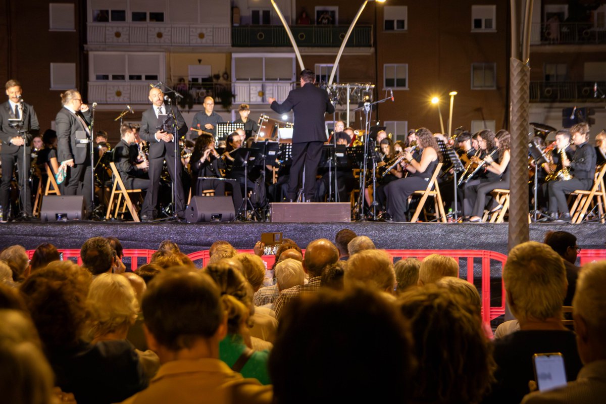 Jesús Santos Gimeno (@jesussantosalc) on Twitter photo Música en todos los barrios, talento local, estilos para todos. Estas son las #FiestasAlcorcón2024.
Este año hemos vuelto a llevar las fiestas a la Plaza de la Hispanidad con el espectacular concierto de la <a href="/EmmAlcorcon/">EMM Alcorcon</a>.
Es maravilloso ver tan llenas las plazas de #Alcorcón 💛 Música en todos los barrios, talento local, estilos para todos. Estas son las #FiestasAlcorcón2024.
Este año hemos vuelto a llevar las fiestas a la Plaza de la Hispanidad con el espectacular concierto de la <a href="/EmmAlcorcon/">EMM Alcorcon</a>.
Es maravilloso ver tan llenas las plazas de #Alcorcón 💛