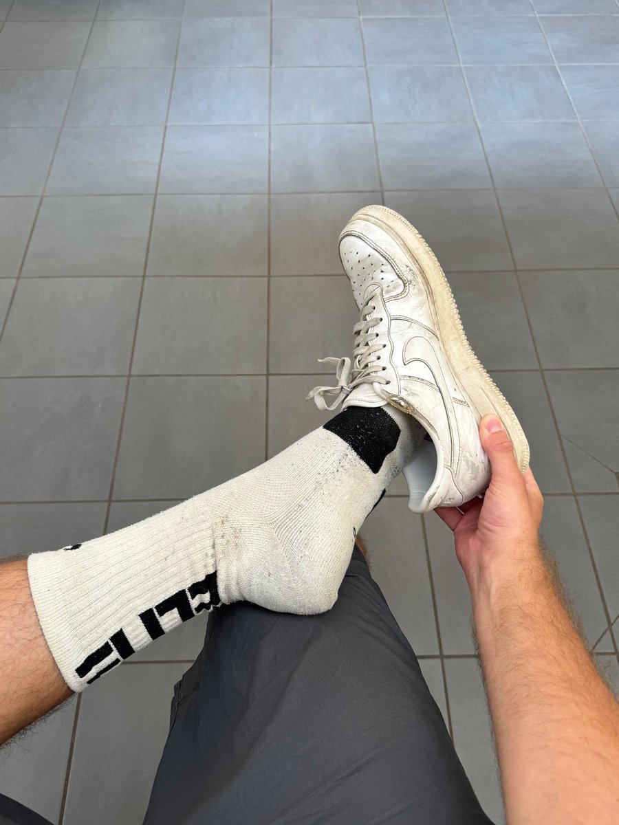 Beg to get them in your face 👇🏼