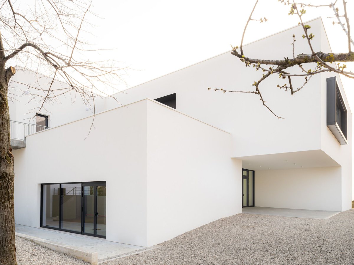 Archello's tweet image. Agorà School, designed by Scattola Simeoni Architects, fosters growth and learning through spatial design. 
buff.ly/4g7SRJr

#EducationalArchitecture #SpatialDesign #OpenLearningSpaces