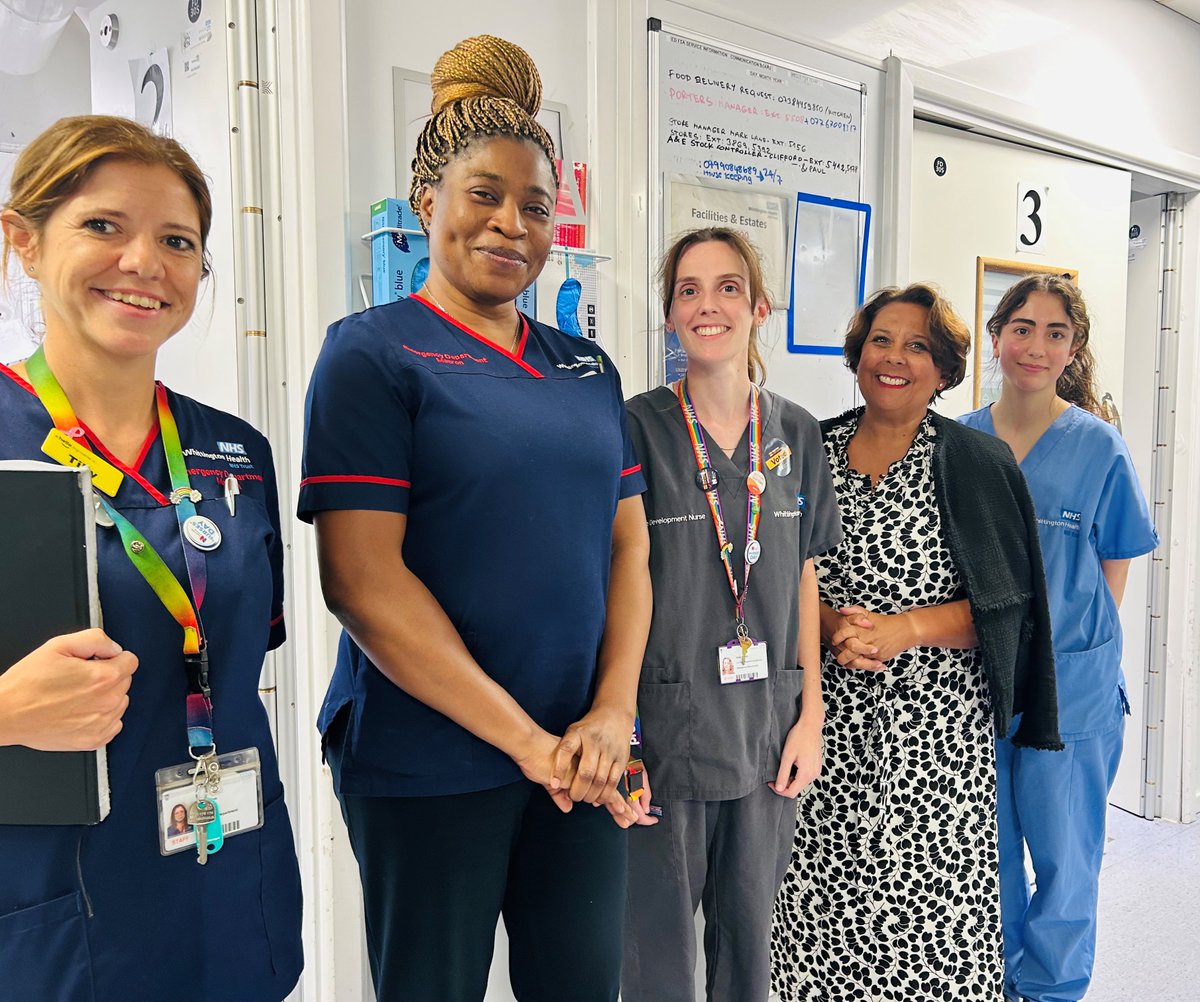 A big thank you to all the staff we spoke to <a href="/WhitHealth/">Whittington Health NHS Trust</a> last night, and for the warm welcome they gave to our Gen Sec, Prof. Nicola Ranger. 

It was fantastic to see some many members had already voted in our NHS pay consultation. Let's keep it up 💪🏼💪🏽💪