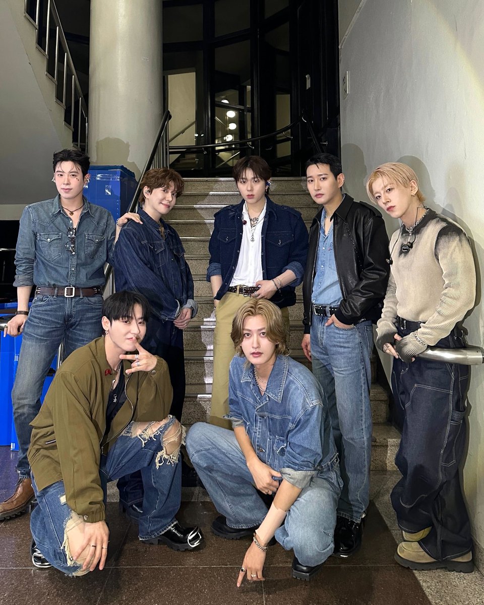 Zico_Square's tweet image. 블락비 단체샷 원본!🤩 

#지코 #zico #우지호 #지아코 
#블락비 #blockb 
#더시즌즈 #지코의아티스트