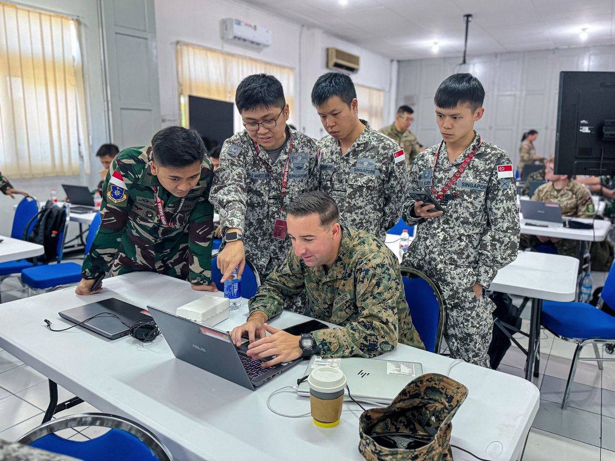 DefenceMinSG's tweet photo. Pics of the SAF’s participation in the 3rd Exercise Super Garuda Shield (XSGS 24), co-hosted by the Indonesian National Defence Forces (TNI) and the @INDOPACOM (USINDOPACOM), alongside 10 other countries. https://t.co/iGmeeccMwh
