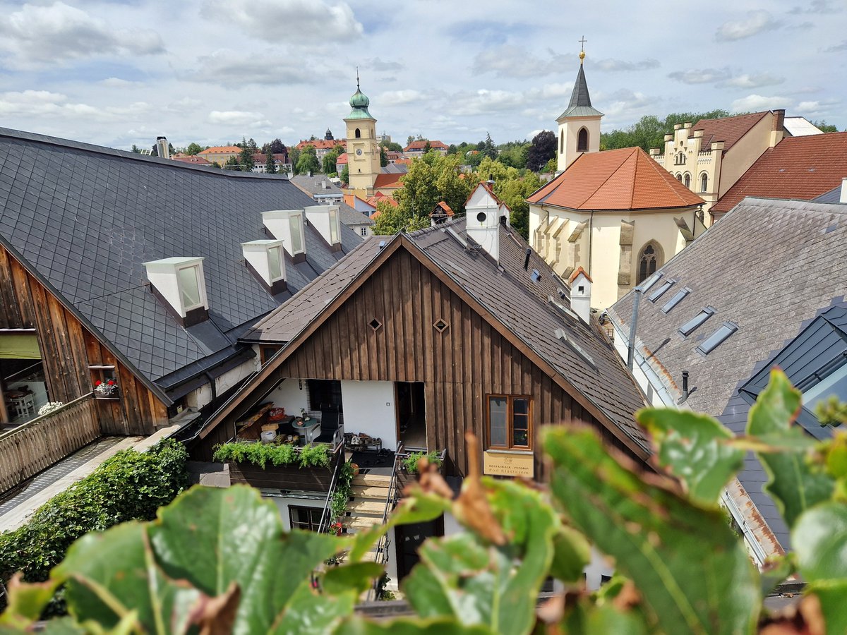 🆕 Si piensas que Chequia se reduce sólo a Praga, te equivocas. Este país es mucho más que su hermosa capital. Te lo muestro en este artículo que recoge todos los atractivos de #Litomyšl, una de las joyas de la poco conocida región de Pardubice 👉 bit.ly/4cY8y2V 🇨🇿 #MP24