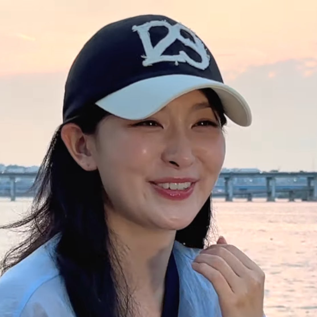 KANGSFILES's tweet photo. the prettiest smile in the world https://t.co/4Goab2AWI2
