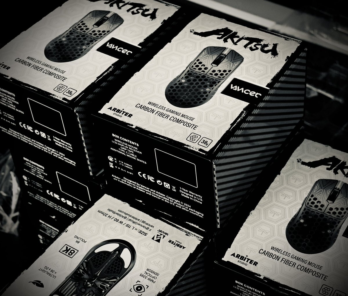 Arbiter Studioが突如発売、予約を受付した「Arbiter Studio AKITSU」マウス！
日本にも発送され、入荷もうそろそろのようです…🤩

どうやらビルドクオリティが高くて一部で話題になっているとか……🤫