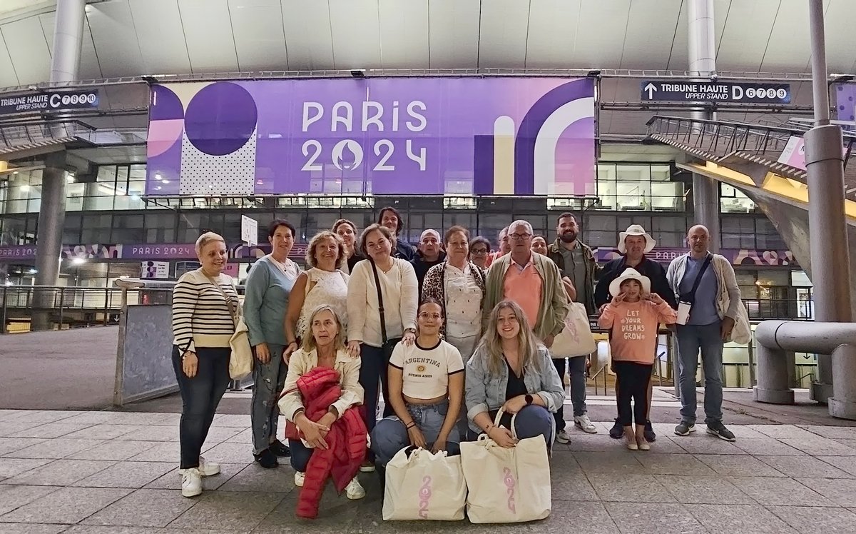 28 clientes de Gadis animan al  equipo paralímpico en parís indisa.es/al-dia/n-28-cl…