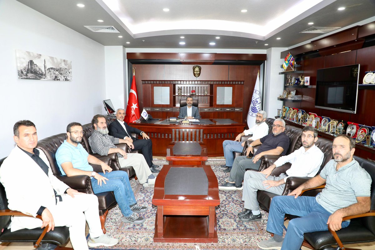 elaksaplatformu's tweet photo. EL-AKSA PLATFORMU’NDAN BAŞKAN ŞERİFOĞULLARI’NA TEŞEKKÜR

7 Ekim 2023 tarihinden beri İsrail tarafından mazlum Filistin halkına yapılan saldırılara kayıtsız kalmayan ve düzenledikleri birçok miting, konferans, panel, boykot gibi etkinliklerle zulme tepkisini ortaya koyan, https://t.co/9xBh7iYq9w