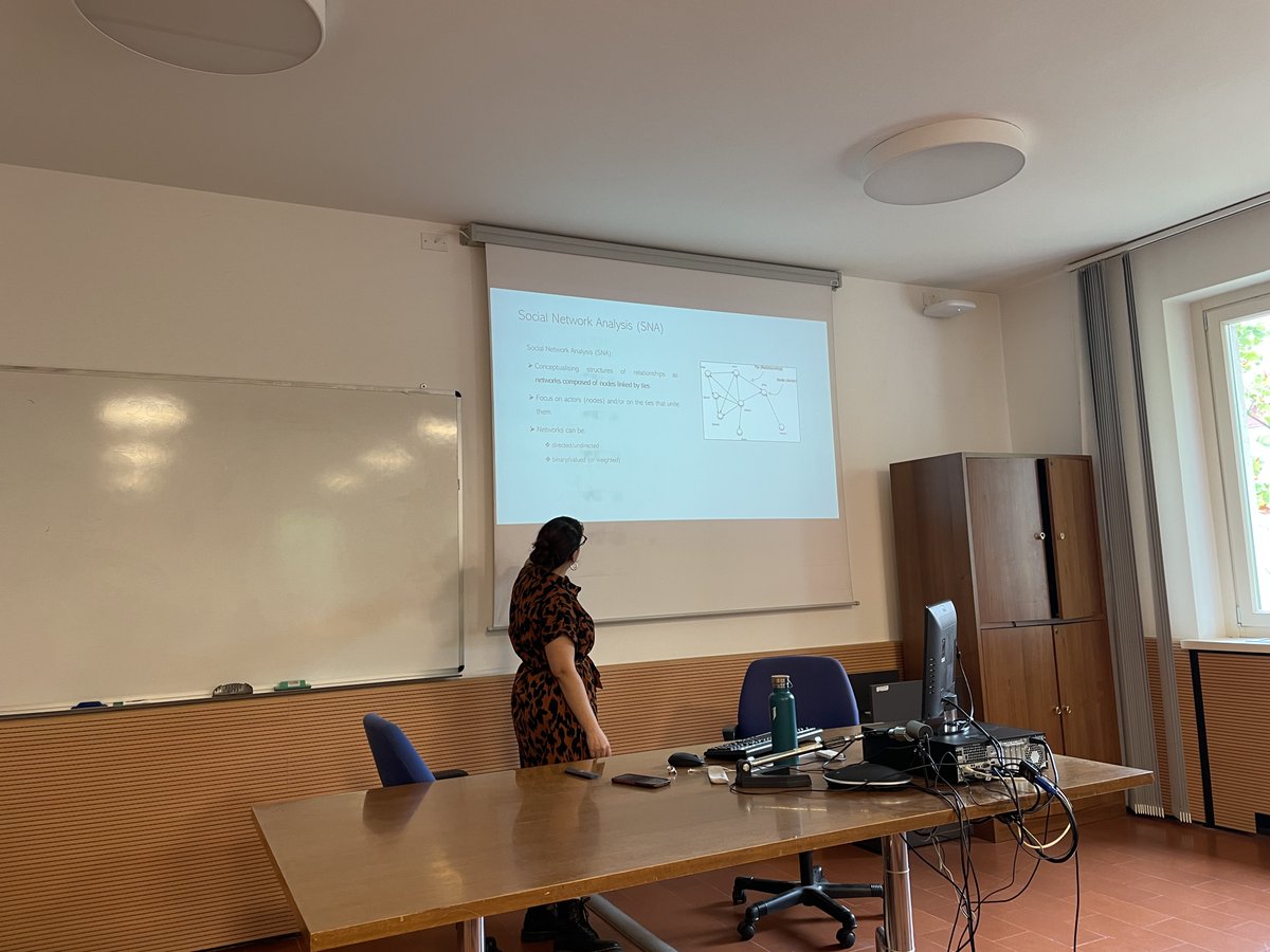 Last day of our summer school! 
@annalavizzari &amp; <a href="/Aurora_Perego/">Aurora Perego</a> lead a class on gender and/in social movements and how to study them with Social Network Analysis (SNA)!