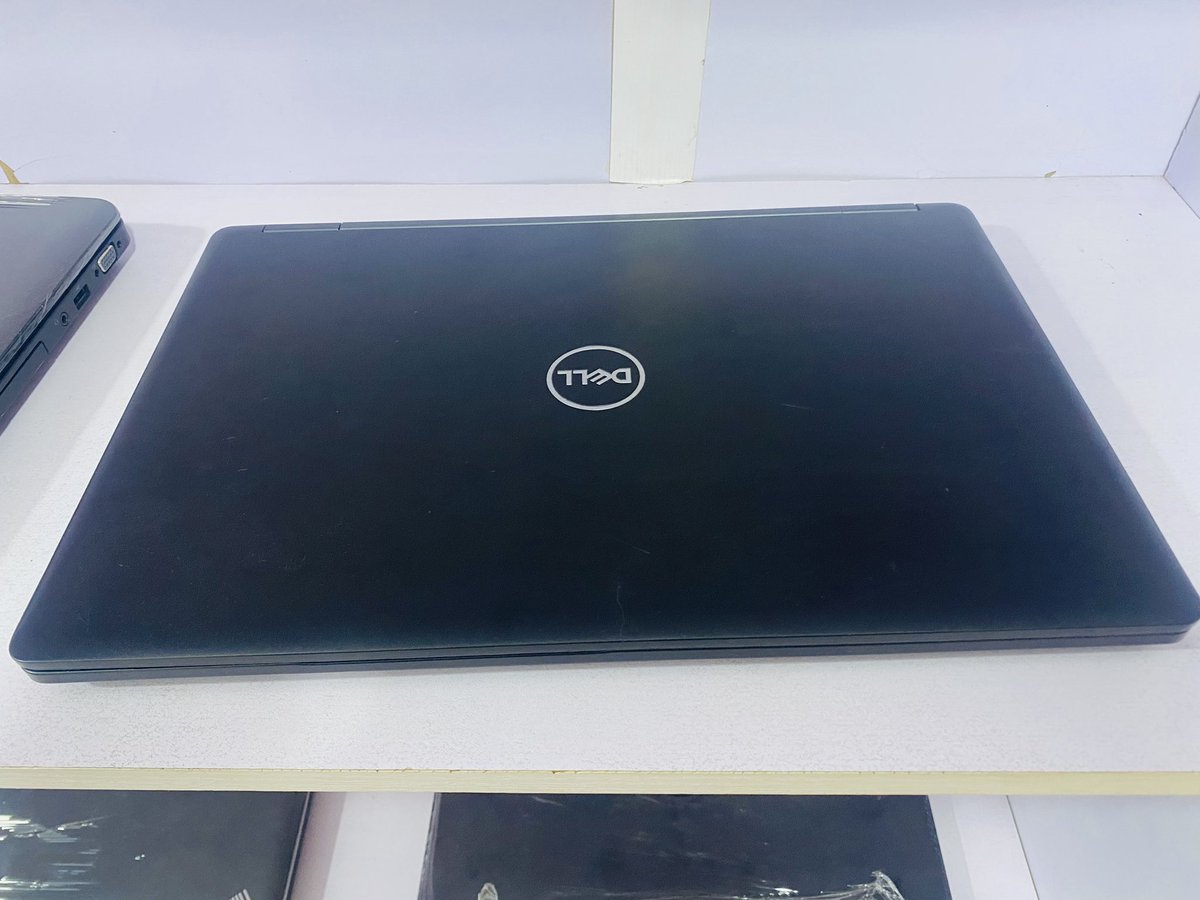 OMOOLA_PC_IBD's tweet photo. Dell 5590 | Intel Core i5 | 8GB DDR4 - 256GB SSD - 2.60 processor speed| 7th Generation | Backlit Keyboard | 15.6 inches @220k…. Contact: 08108869502. @Ibadantwitta_ @touribadannow @insideibadan1 @Ajibewaji1 https://t.co/G8X4WvaKS2