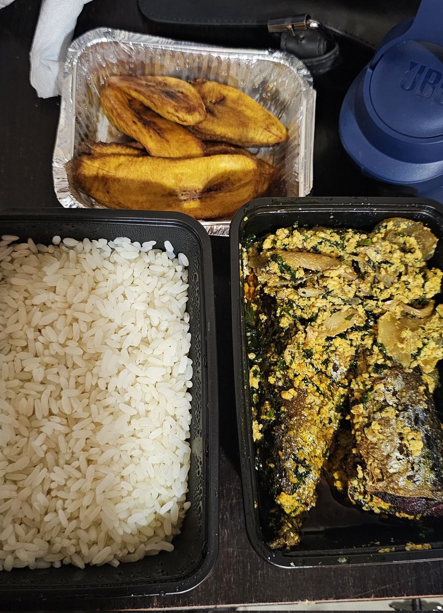 Based in Uyo or in Uyo for the Super Eagles game or business, <a href="/fraiche_palace/">Fraîche Restaurant</a> at Oron road is your best plug for foods especially the Fisherman soup but first, let me destroy this rice &amp; egusi with dodo as a supporting striker. 😋 🇳🇬