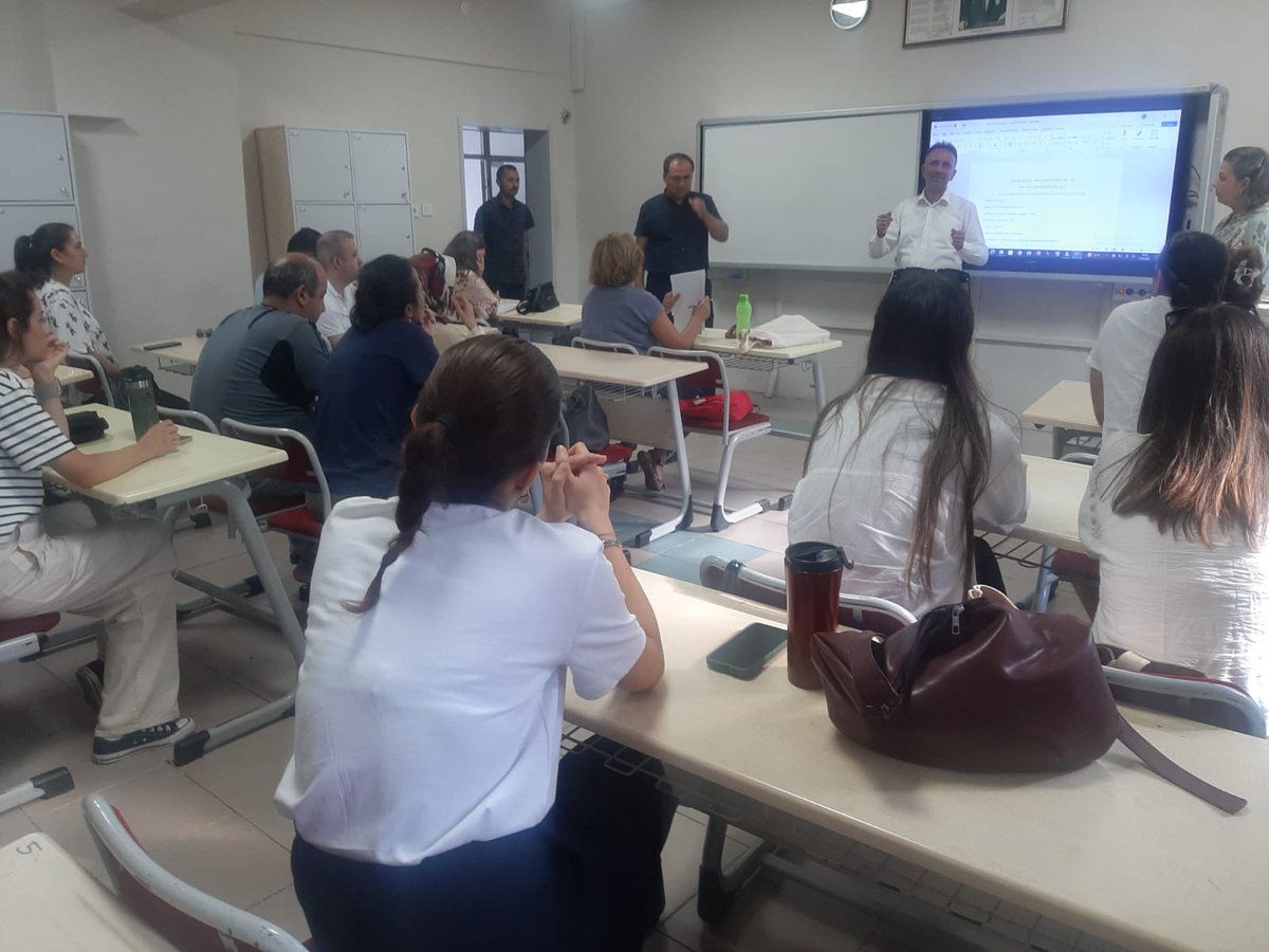 Şube Müdürlerimiz İlçe Zümre Toplantılarını Ziyaret Etti 

Şube Müdürlerimiz Mahmut Kartaloğlu ve Fatih Güney; Serdivan Anadolu Lisesi, Aydın Gürdamar Ortaokulu ve Zübeyde Hanım Ortaokulundaki 2024-2025 Eğitim Öğretim Yılı Sene Başı İlçe Zümre Toplantılarını ziyaret ettiler.