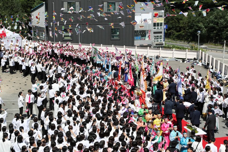 qpemfh_12's tweet image. 체계적인 성경 교육에 목말라, 새로운 길로 향하는 교인들~ 
&quot;우리가 모두 걸어 다니는 성경책이 됐으면 좋겠다&quot;
thesegye.com/news/view/1065… 

#신천지예수교회 #성경교육
#성장비결 #급성장 #강릉
#순천 #부산 #광주 #신앙
#요한계시록 #예언 #성취