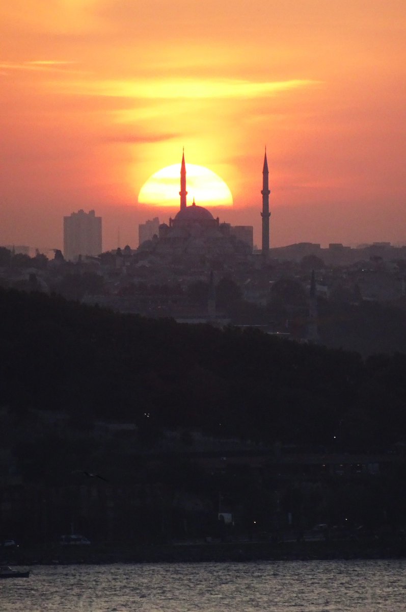 laz_cuk's tweet photo. En güzel İstanbul fotoğraflarımdan ©️ #slckrmn 🇹🇷🌇 https://t.co/wHjhcXIykK
