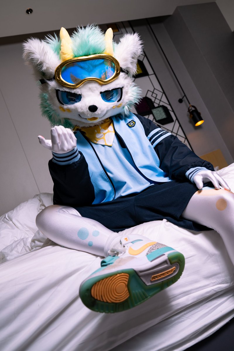 #FursuitFriday #fursuit #FURRY 

“爬过来”

📷:<a href="/DreameoL85783/">米欧Dreameo</a> 米欧