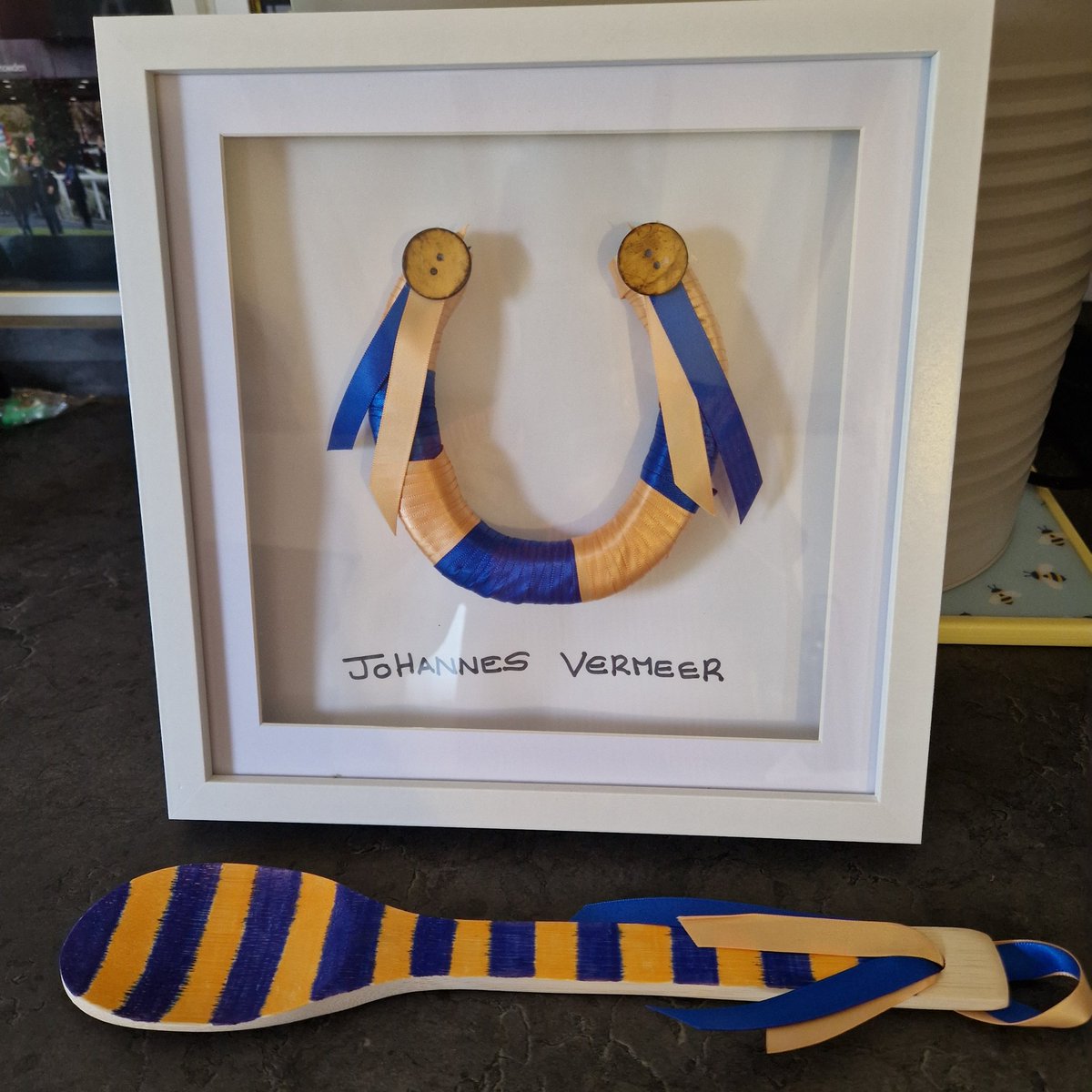 Janealisonpull2's tweet image. This is one of JV shoes that I wrapped in ribbon and framed along with spoon. Looked after this boy when he had leg problems. Love him❤️