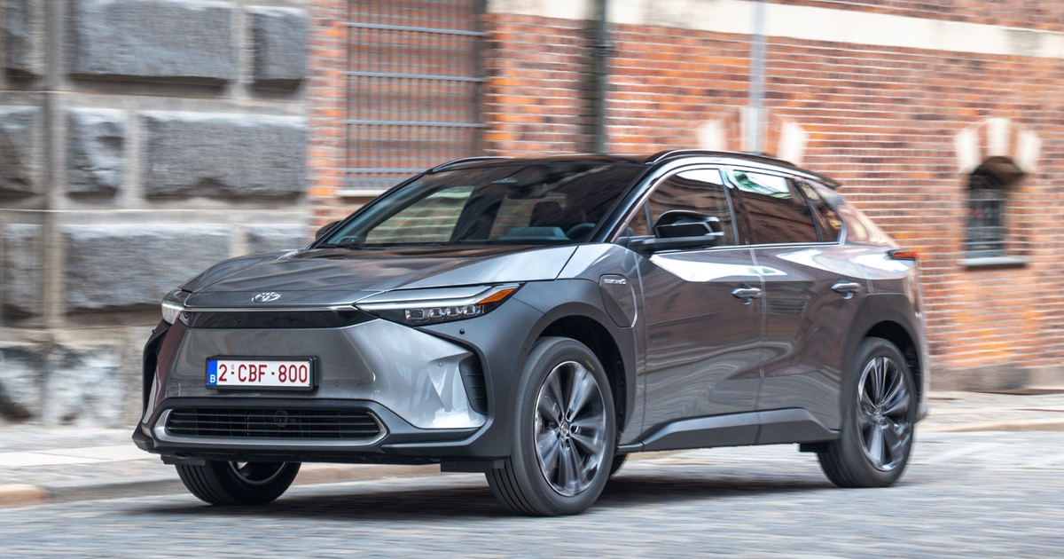 Toyota cuts 2026 global EV output plans by a third, report says dlvr.it/TCvQl9