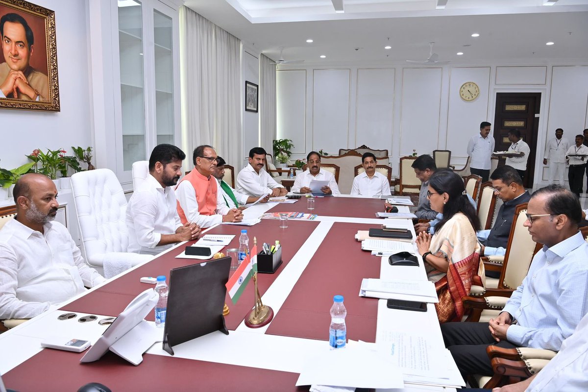 bandisanjay_bjp's tweet photo. Met Hon’ble Telangana Chief Minister Shri @revanth_anumula garu and Hon’ble Deputy Chief Minister Shri @Bhatti_Mallu garu at Dr B.R Ambedkar Telangana Secretariat along with Hon’ble Union Minister Shri @ChouhanShivraj ji to take a stock of the recent floods and the relief measures, following an aerial survey in Khammam.
