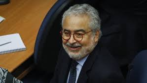 telodamus's tweet photo. “El diablo no es el príncipe de la materia, el diablo es la arrogancia del espíritu, la fe sin sonrisa, la verdad jamás tocada por la duda”
Umberto Eco
@rafa_cavada #sonarinformativo #FelizViernes https://t.co/oBJlMbaD3W
