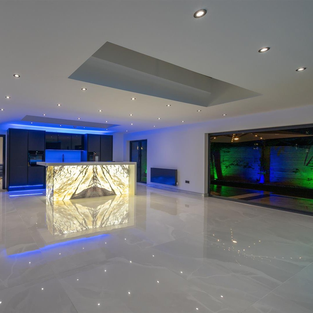 This property truly shines at night, revealing its full beauty under stunning LED lighting. Experience modern luxury like never before in this newly converted, state-of-the-art 4-bedroom home. 
Price: £1,700,000

ascendproperties.com/property/18971…
.

#LiverpoolHomes #LiverpoolLiving