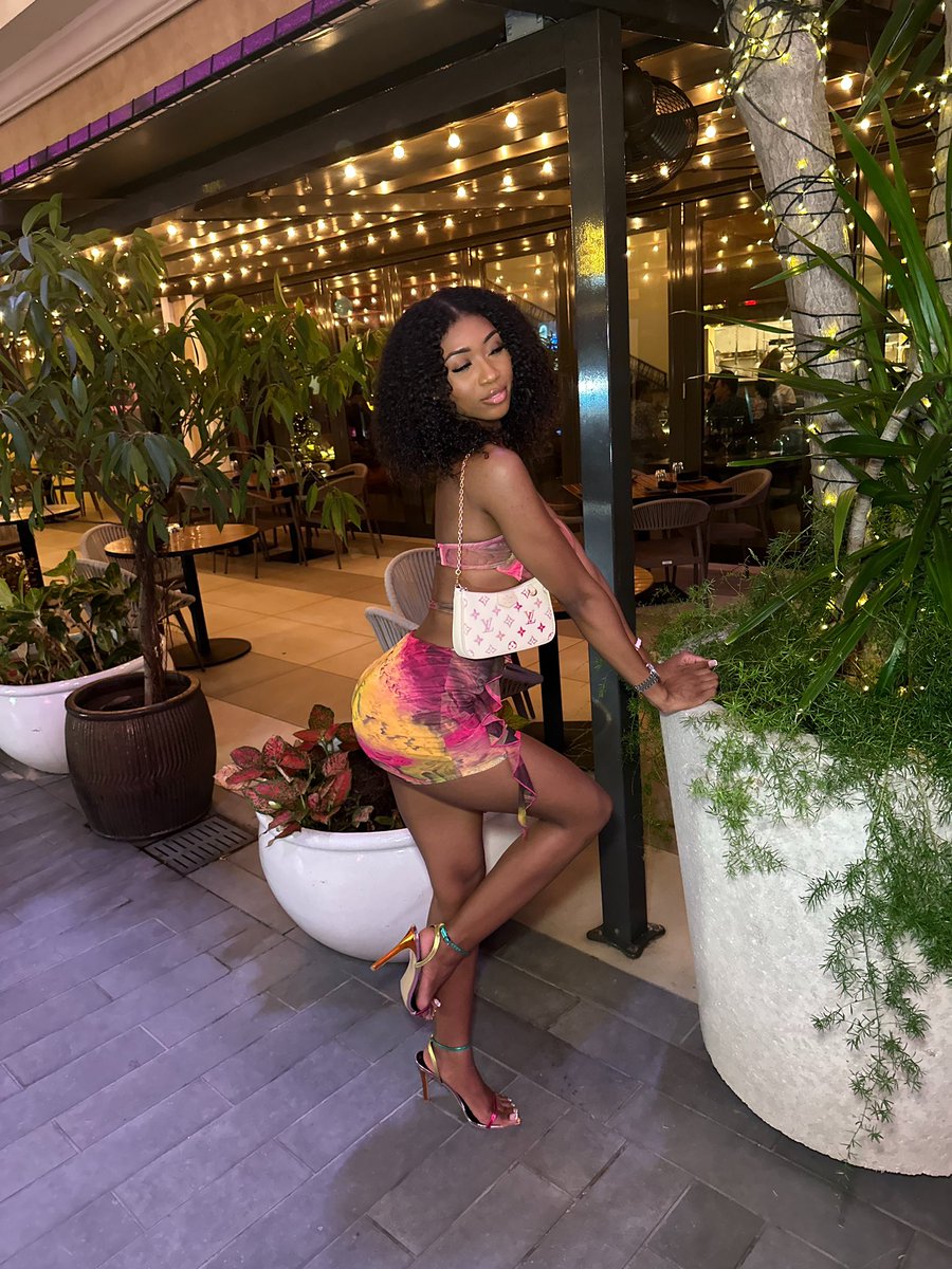 _therealwinter's tweet image. Got a bad b!tch she a problem 💋