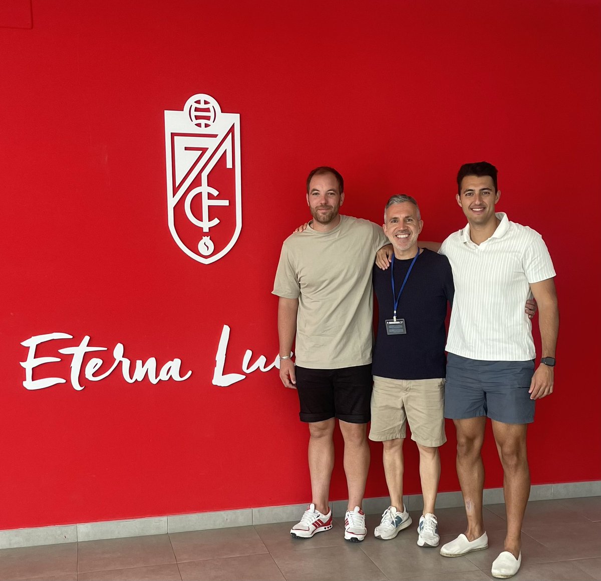 Gran ratito el que hemos pasado juntos y una alegría veros de nuevo!! 
Gracias por enseñarme vuestra nueva casa!! A por ello!!💪💪