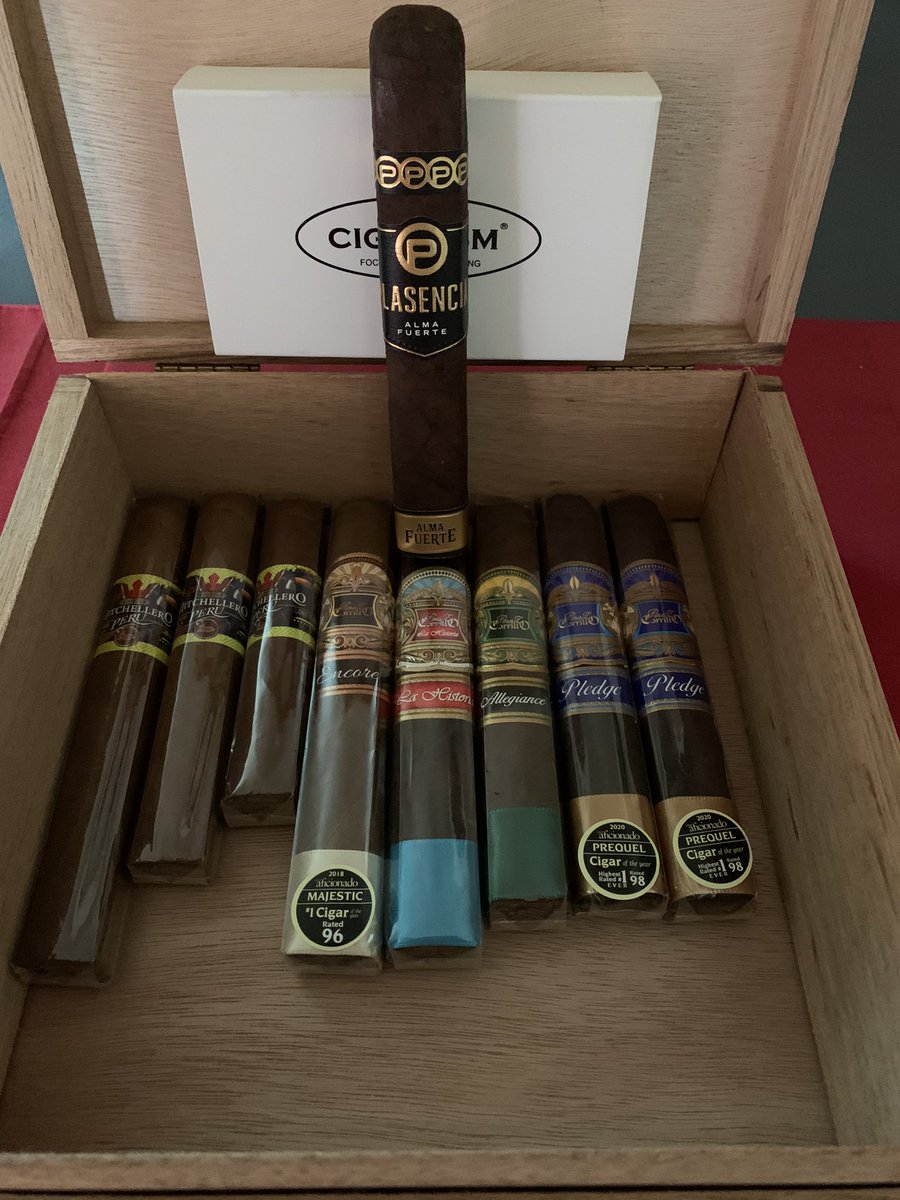 Today’s mail from <a href="/Cgarsltd/">Mitchell Orchant</a> Mitchellero Peru, 3 vitola’s (Flash Sale). My usual @EPCarrillo Noir, La Historia, Allegiance &amp; Pledge. To top it off, a Plasencia Alma Fuente Robusto🔥💨