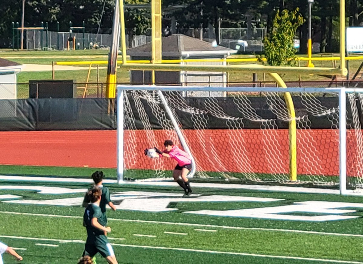 KayRed04's tweet image. Great win for their first game 6-1 ⚽️⚽️