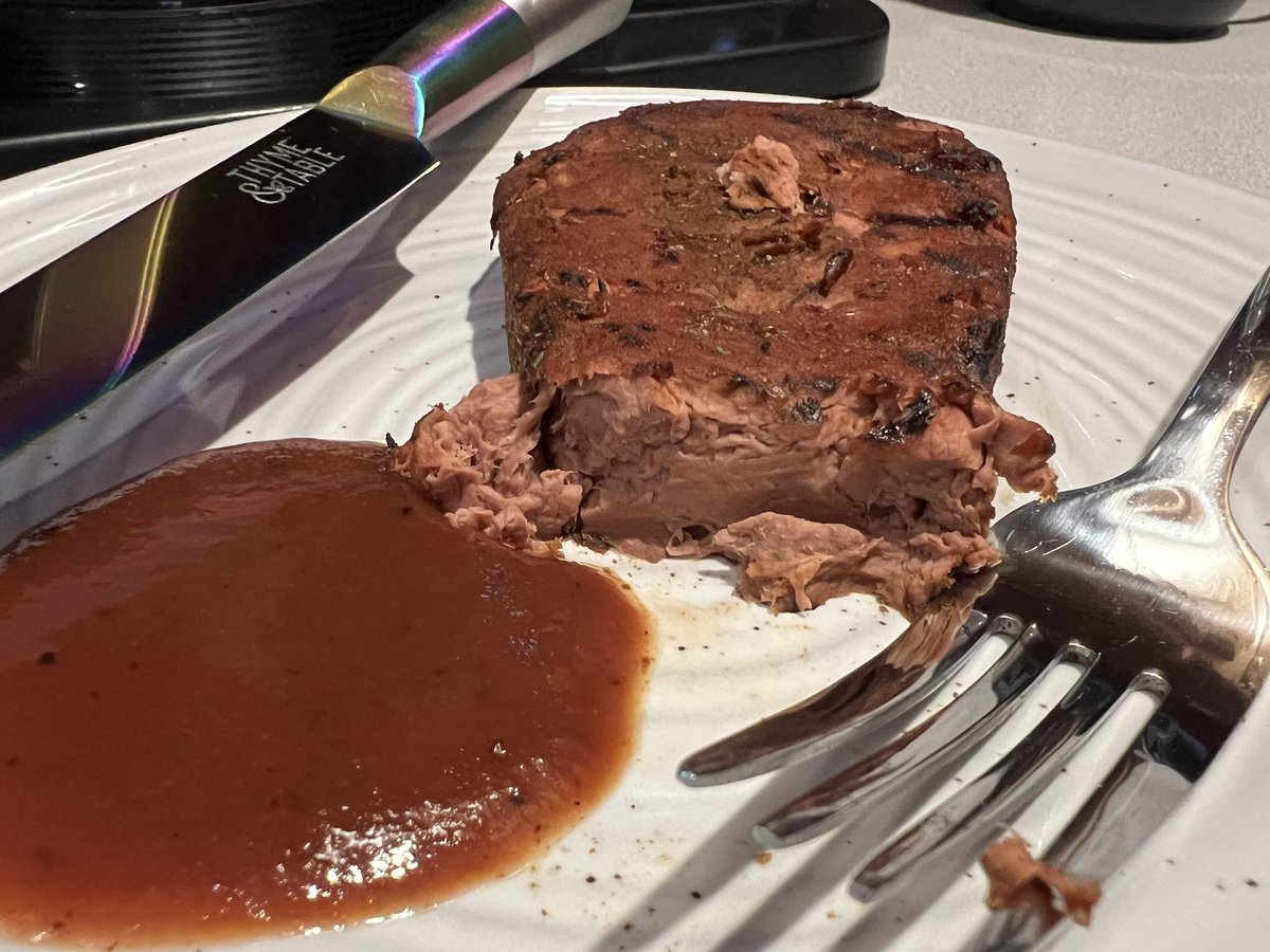 Roxi ☮️ tweet media