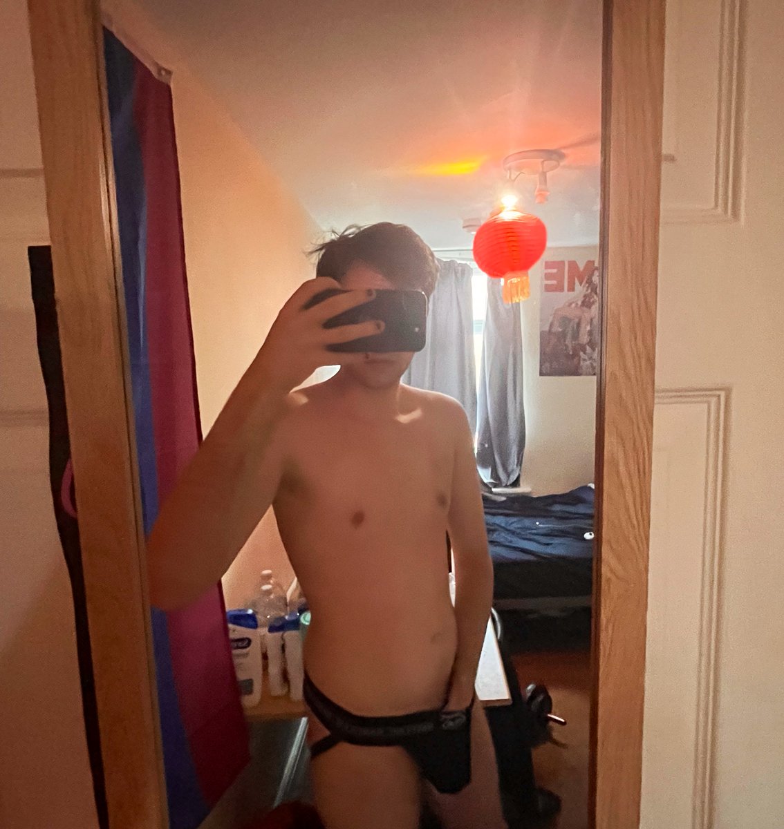 SwitchyTwink's tweet photo. Anyone wanna help me take these off? https://t.co/HjJ6auzFX3