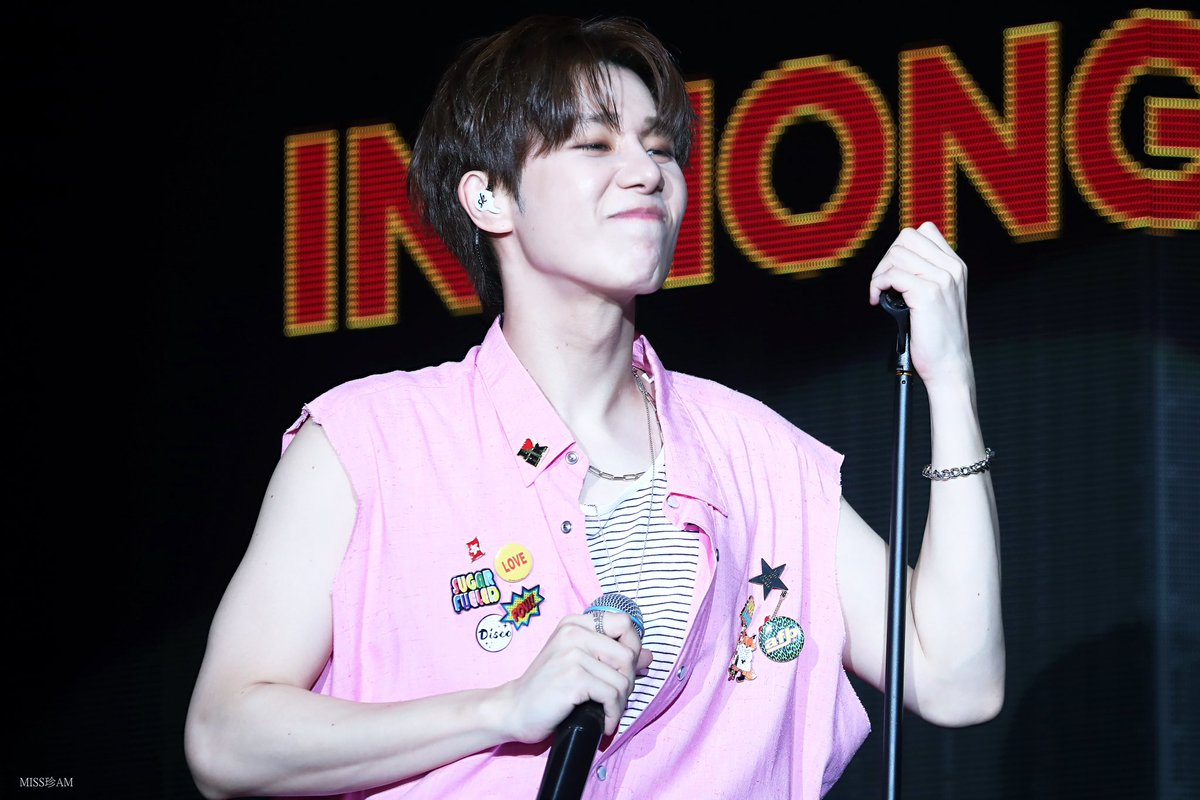 MISSCHAM_'s tweet photo. 310824 KIM SUNG KYU CONCERT [LV3 : Let's Vacay] in HONG KONG 💛 

#김성규 #KimSungKyu
#Concert #LV3 #LetsVacay https://t.co/TS98BRFXeB