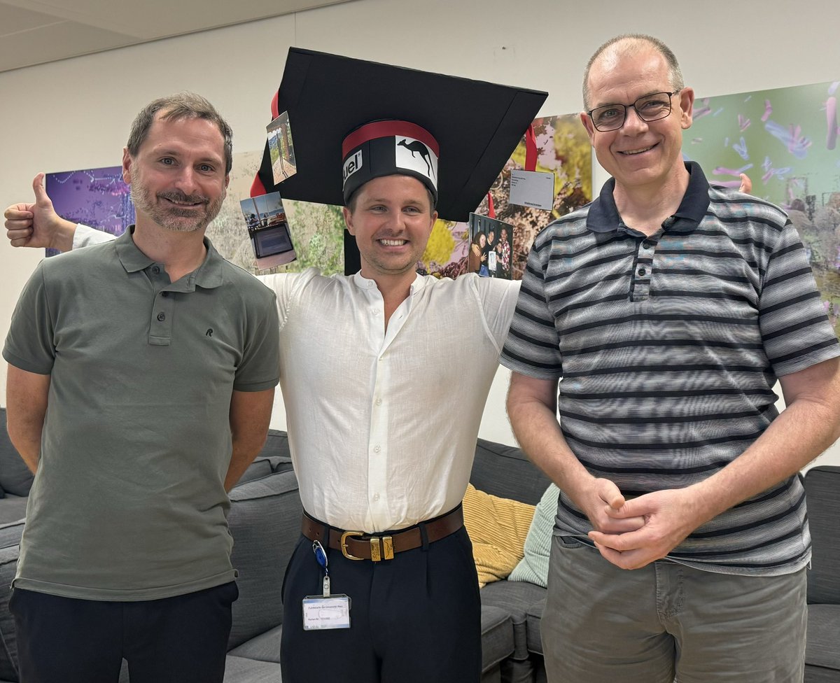 sfb_immunomet's tweet image. Congratulations Dr. Sango @rokosango6 for very successfully passing your PhD defense on metabolic modeling of macrophage metabolism!! First PhD directly out of our @FWF_at funded SFB. Successful collaboration of the SFB members and Thomas Rattei!