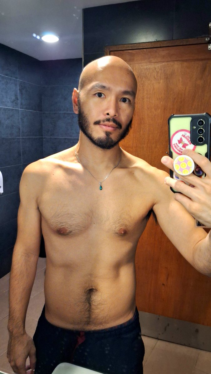 Turning 41 in a few weeks... So surreal. 🥹 Looking at how far I've come ...To my 200lbs kid self, we did good. 🙏💪 Happy Friday to everyone!