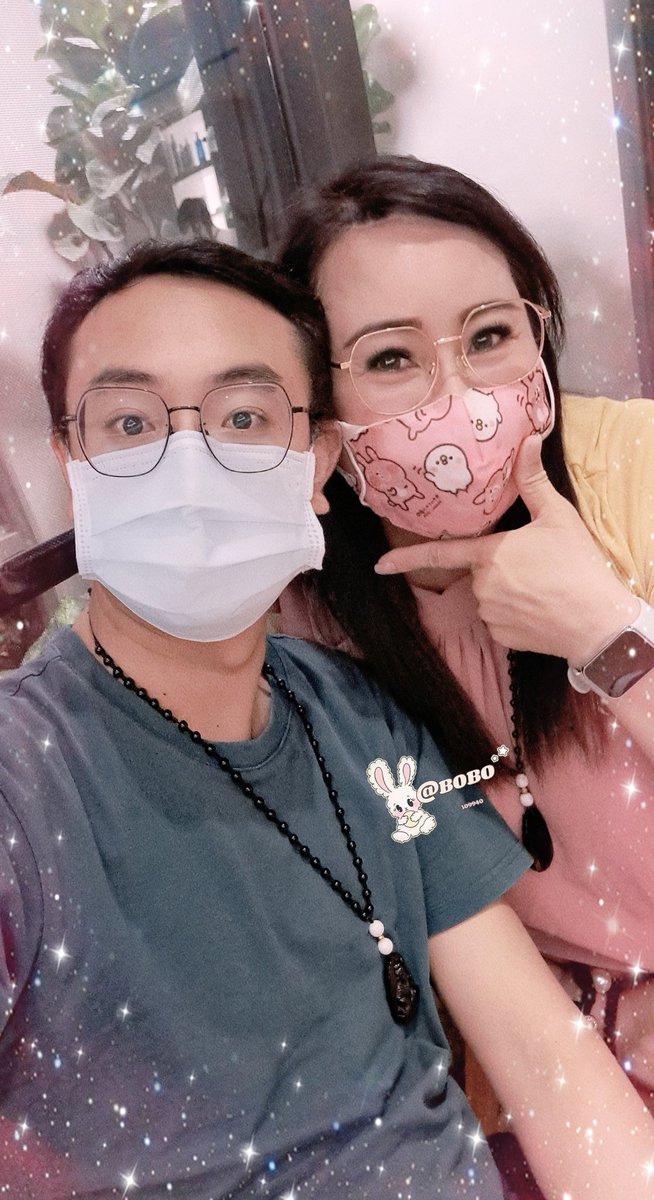 #愛你呦～我的助理男友🫰💕
#辛苦了～特別幫我趕送伴手禮到台北給馬來西亞的朋友～
#現在記憶真的只剩三秒腦😅😅#感恩有你～只要我有困難你都立即飛奔支援我除了上自己的班還要兼任忙我的事更要注意我的健康帶我看醫生～因為我很懶😁😁😁腳超酸😅
（#愛心留言+#轉推跟隨）
#大奶
#超熟女 https://t.co/PtvqmFrxqy