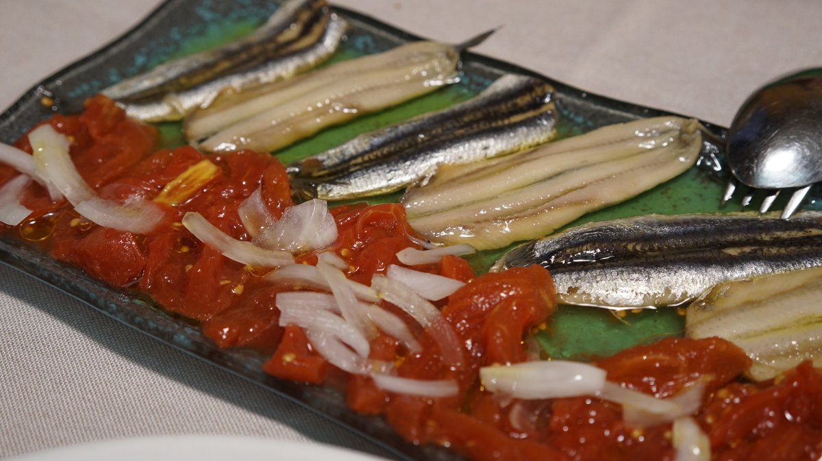 El Cartero ha cambiado de gerencia pero no de esencia, buena prueba son estos bocartes: empachate.com/sidreria-casa-…