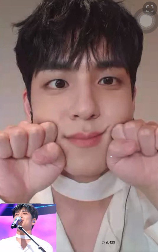 yparchive's tweet image. 눈 존나 비비는중 ㅅㅂ 믿을 수가 없다