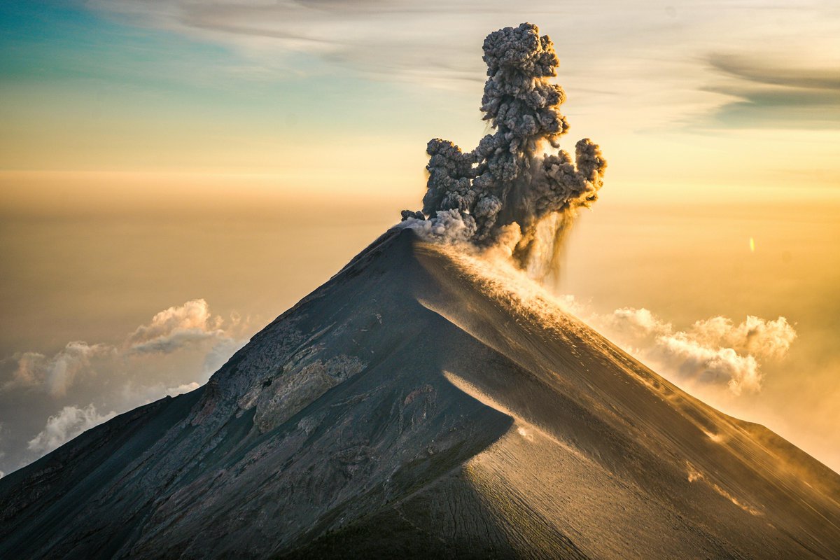 cubeforteachers's tweet image. Let's make volcanoes with the ingredients we have at home! #scienceexperimentsforkids #teachers #scienceteachers #scienceathome 
cubeforteachers.com/post/AoUgVYxFP…