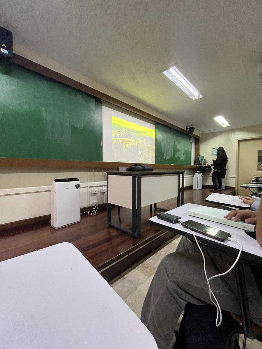 572dotcom's tweet image. today was so tiring but super fun !!! also met and had lunch w/ risu (@rlchives) YAYYY &amp;lt;3