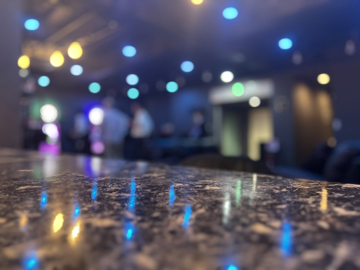 🥃本厚木　BAR  BLACK🥃

現在9名様ご来店しております

まだまだダーツ、ボックス席空いてます

ご来店お待ちしております