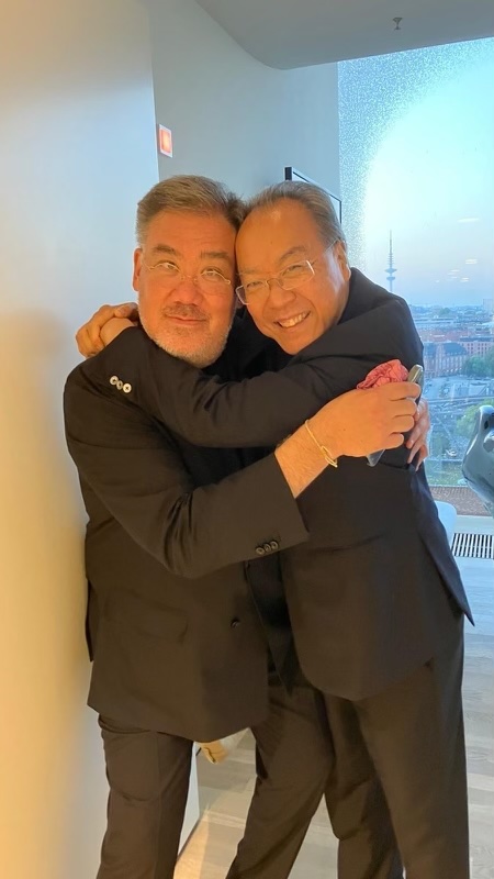 It was truly a great concert with <a href="/YoYo_Ma/">Yo-Yo Ma</a>, <a href="/EmanuelAx/">Emanuel Ax</a>, and Leonidas at <a href="/elbphilharmonie/">Elbphilharmonie</a>. And as always, so great to see old friends.