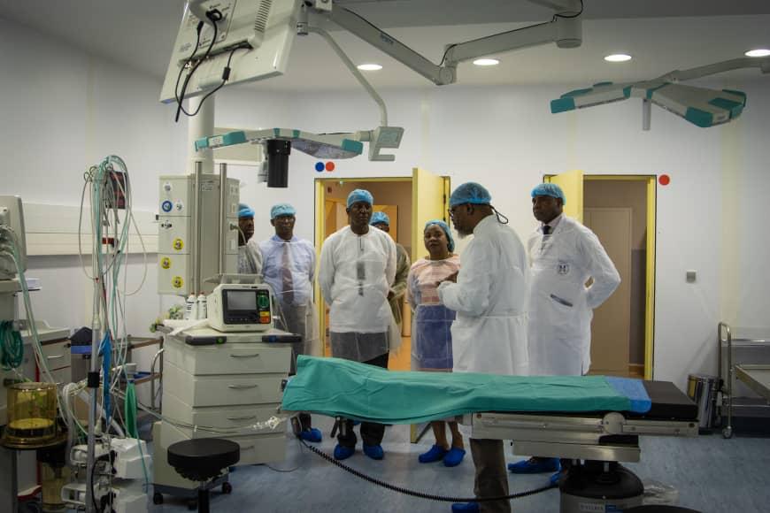 DikongueAngele's tweet image. 📍Kinshasa
En tant que Coordinateur Résident ai, j'ai visité l'initiative phare de chirurgie cardiovasculaire pédiatrique à la Clinique Ngaliema avec @OMSRDCONGO @UNFPARDC &amp;amp; @UNICEFDRC Ensemble, nous voulons appuyer ce projet afin d’en faire un centre d'excellence pour l'Afrique!