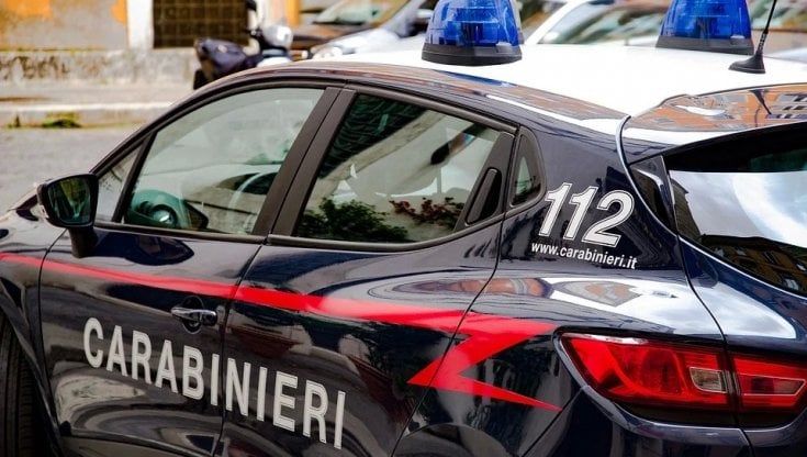 manduriaoggi's tweet photo. #Attualità - #LOCOROTONDO - Ai domiciliari il 46enne che aggredì un carabiniere: il militare aveva tentato di fermarlo mentre andava in giro con un'ascia https://t.co/zi0s0VWB2d https://t.co/lbOVf9L1eJ